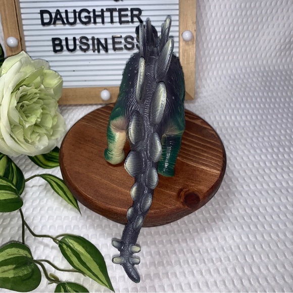 TM 2000 Stegosaurus figurine - Picture 5 of 5